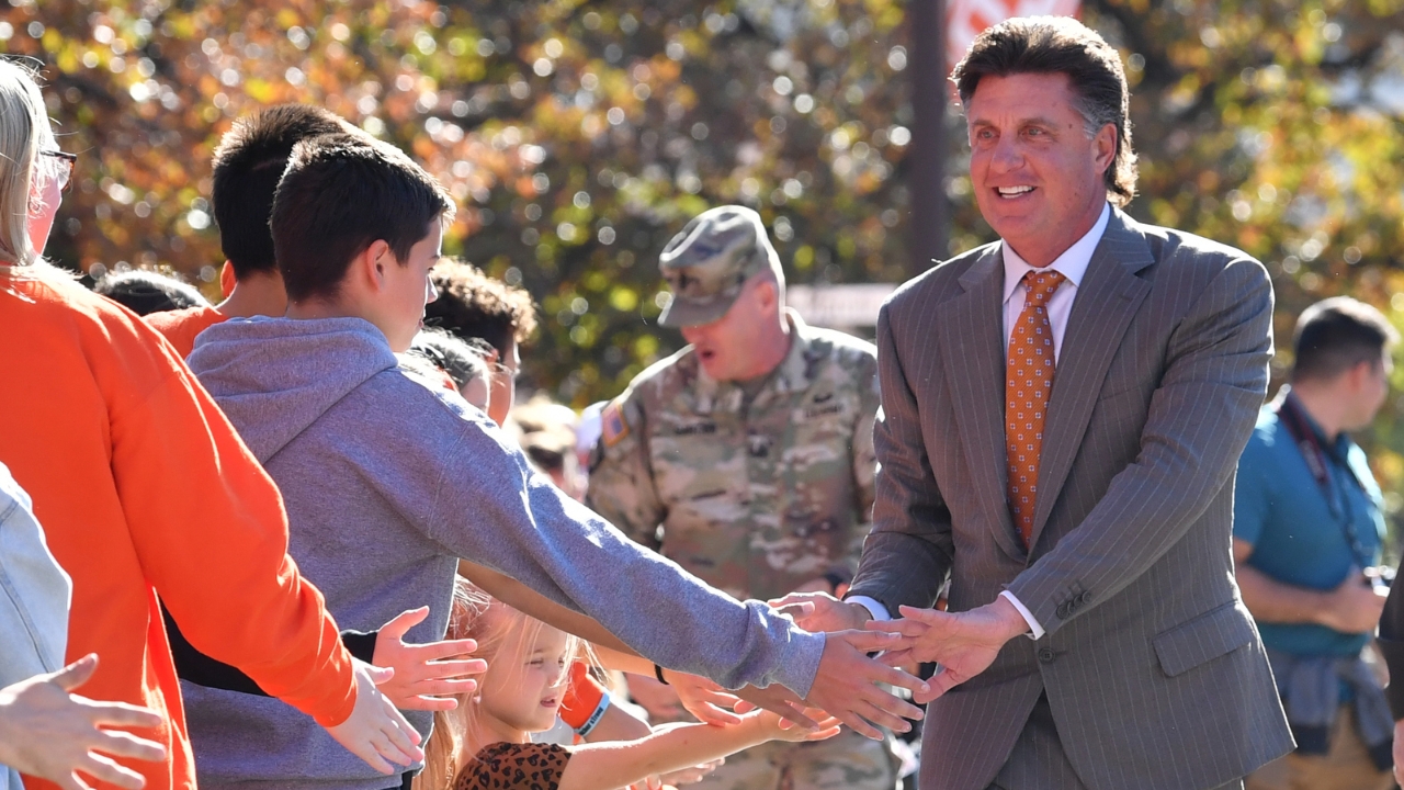 Featured image for Mike Gundy's Future at OSU Uncertain Amid Contract Restructuring Talks