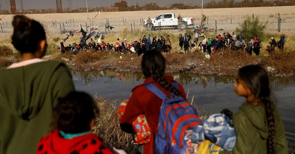 Texas Governor Signs Law Criminalizing Illegal Immigration and Authorizing Migrant Arrests