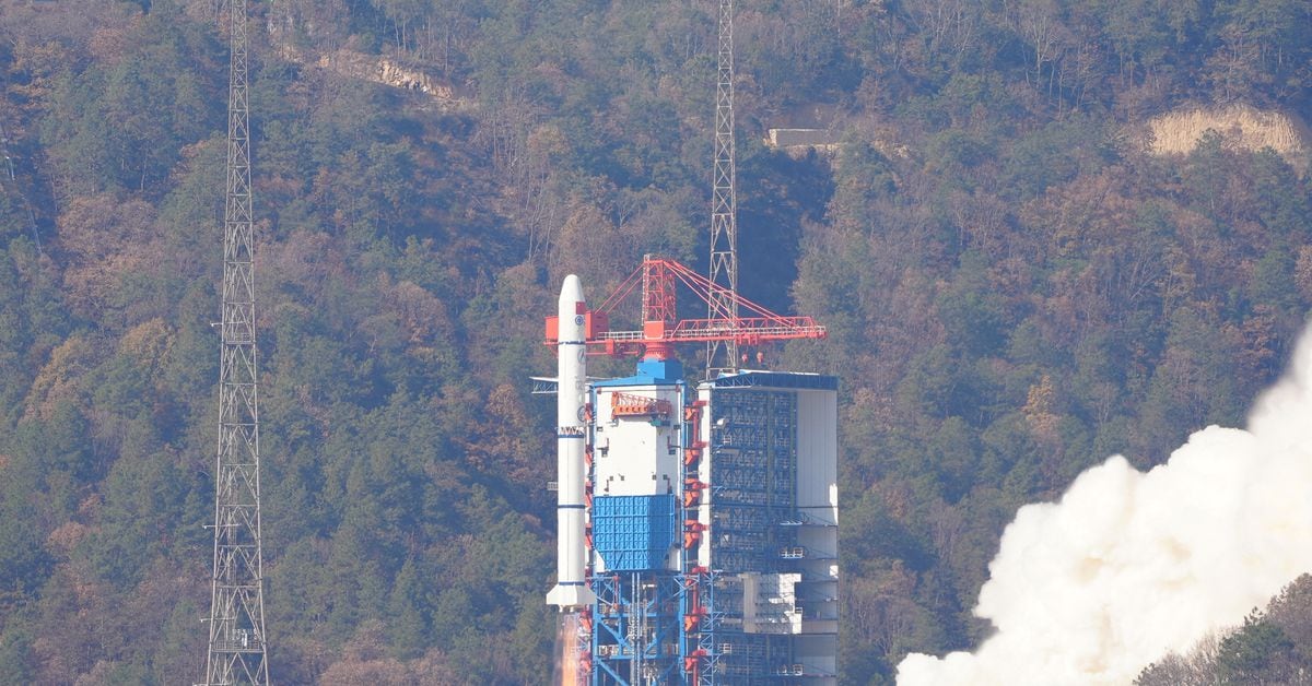 "Chinese Satellite and Balloons Stir Political Tensions in Taiwan Ahead of Election"