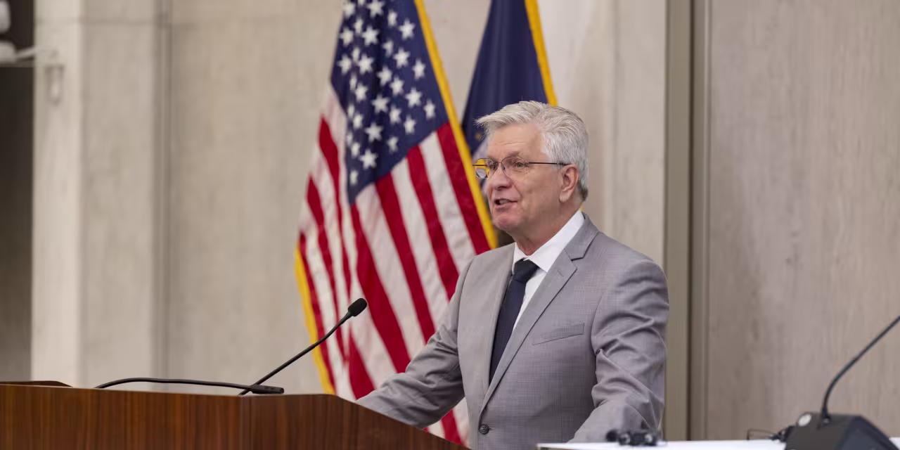 Featured image for Fed Official Waller Supports July Rate Cut Amid Market and Political Pressures