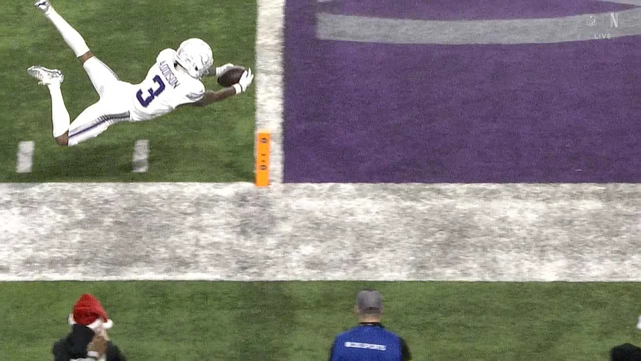 Jordan Addison Scores 65-Yard TD with Epic Pylon Dive