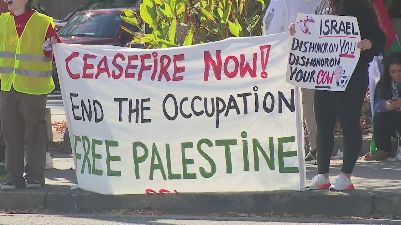 "Atlanta Police Detain 8 Pro-Palestinian Protesters at Lenox Square Mall for Refusing to Disperse"