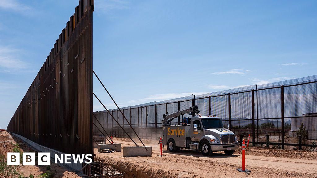 Featured image for US-Mexico border wall to be painted black to deter migrants