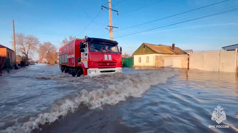 "Devastating Spring Floods Disrupt Russia's Urals and Siberia, Forcing Mass Evacuations and Halting Refinery Operations"