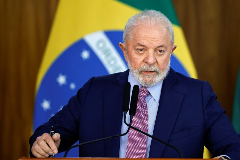 Lula and Milei: A Cold Shoulder and Wishes of Success