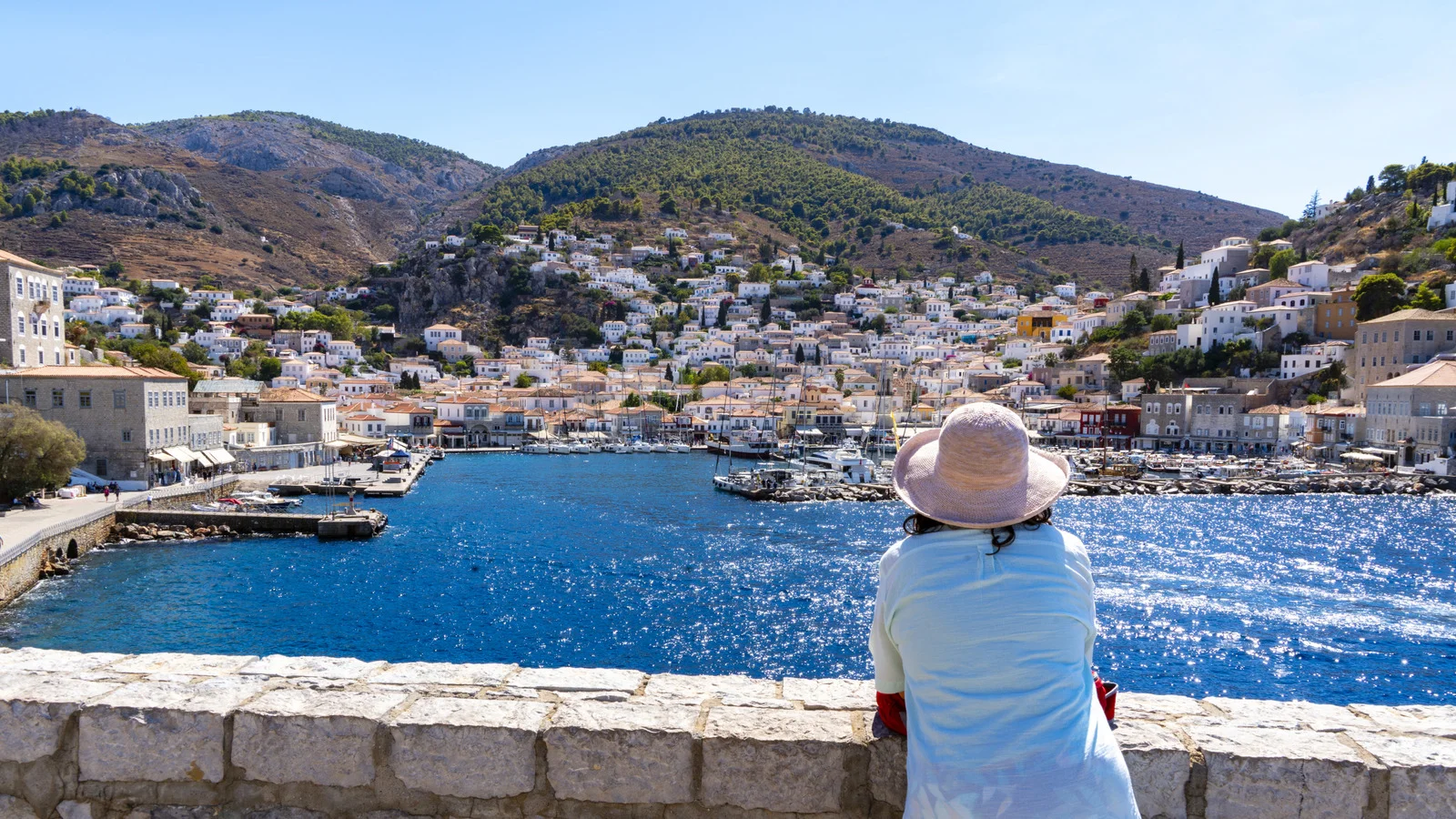Featured image for Greece Tops 2026 Retirement Index, Attracting Sun-Soaked Expats With Affordability