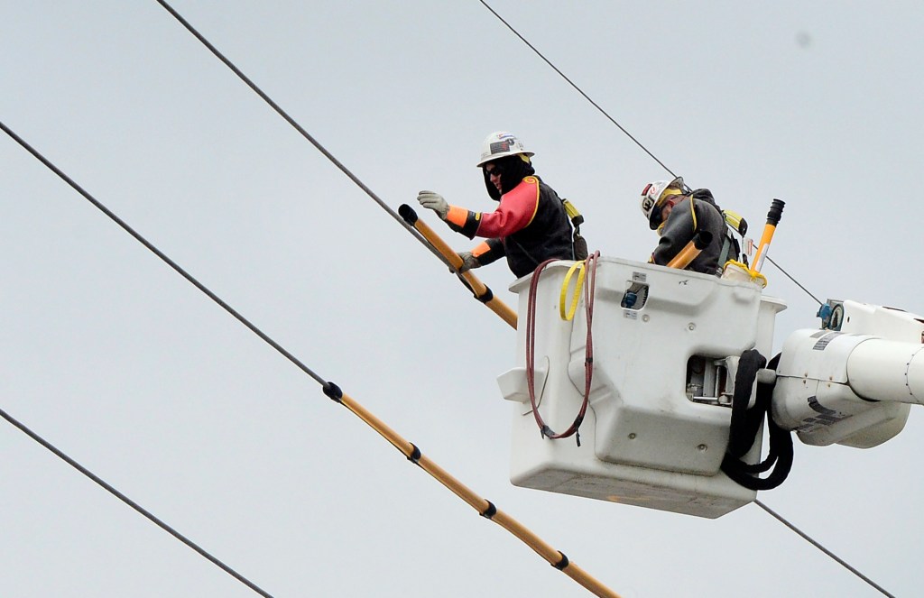 Featured image for Xcel Energy Implements Power Cuts in Colorado Due to High Winds