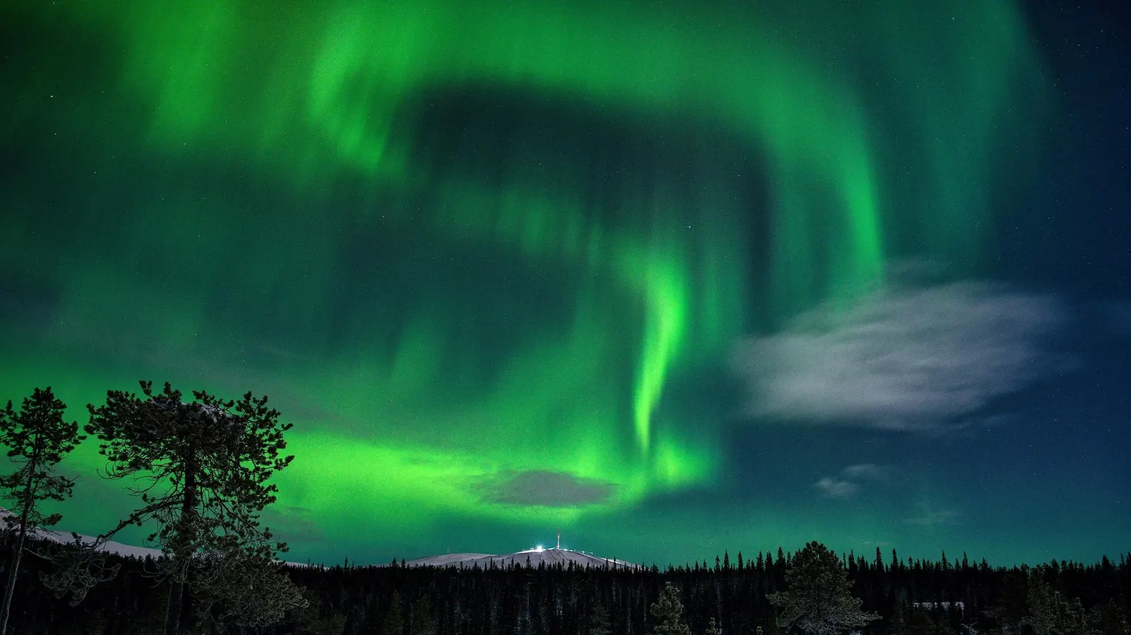 Featured image for Upcoming Northern Lights Sightings Across U.S. This Week