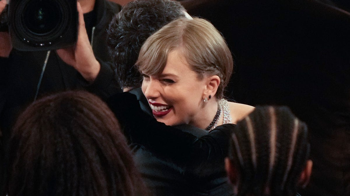 Featured image for "Grammys 2024: Olivia Rodrigo's Iconic Moments and Wins"