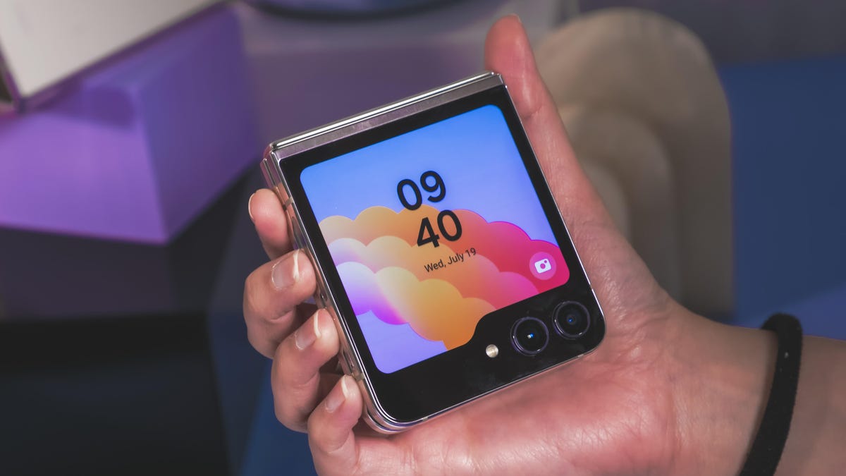 Featured image for "Exploring the Rise of Foldable Phones: Two Screens Triumph Over One"