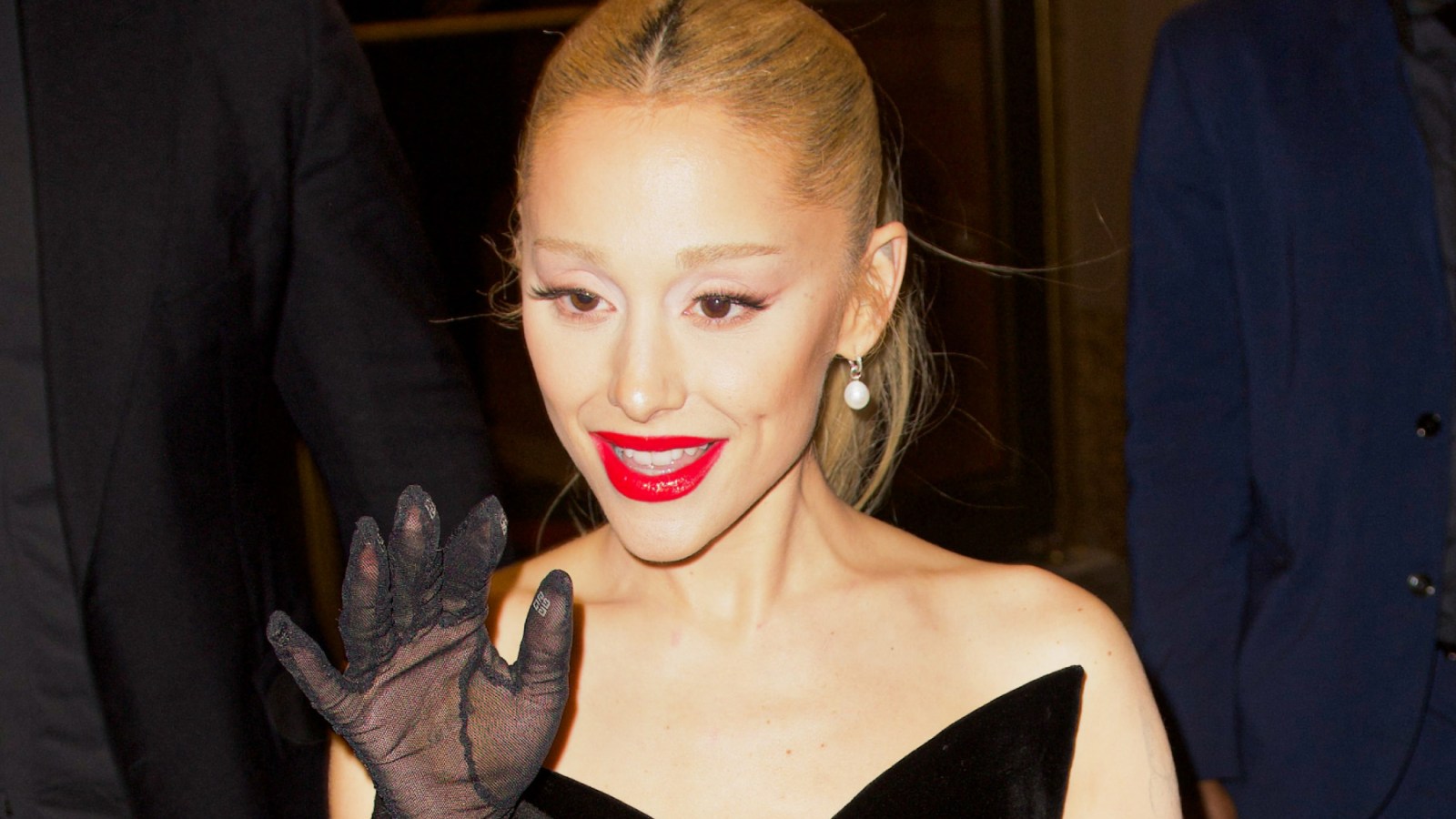 Featured image for "Ariana Grande Addresses Hateful Messages and Revealing Lyrics on 'Eternal Sunshine' Album"