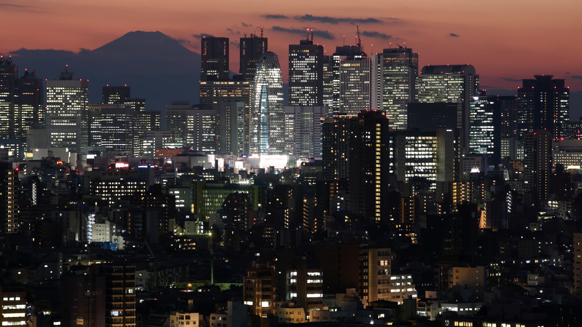 Featured image for Asian Markets Rise as U.S. Captures Maduro, Oil Prices Remain Stable