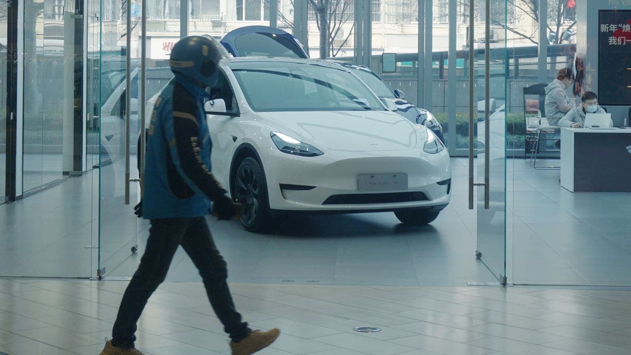 "Tesla Slashes Model Y Prices in Response to Growing Competition"