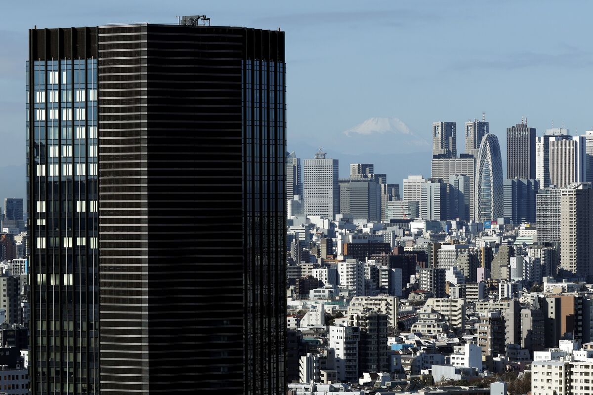 Featured image for Japanese Bonds Gain Despite Auction Challenges Amid Rising Fiscal Concerns