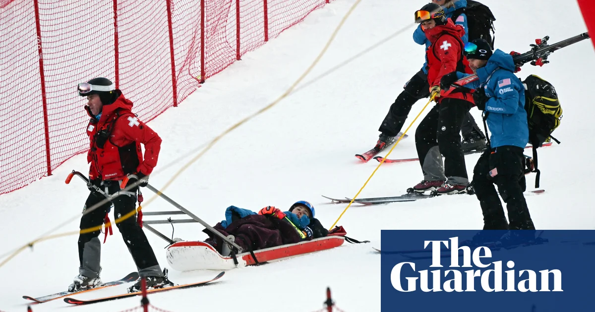 Featured image for Mikaela Shiffrin Suffers Abdominal Injury in World Cup Crash