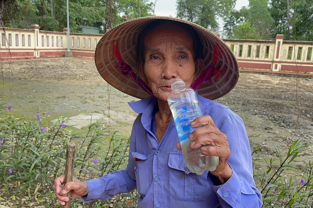 Featured image for "Remarkable: Woman Survives on Water and Soft Drinks Alone for 50 Years"