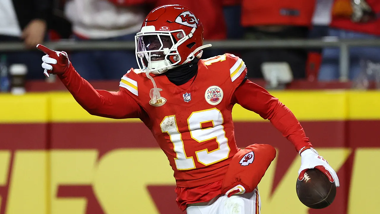 "Controversy Surrounds Chiefs' Kadarius Toney's Interaction with Referee"