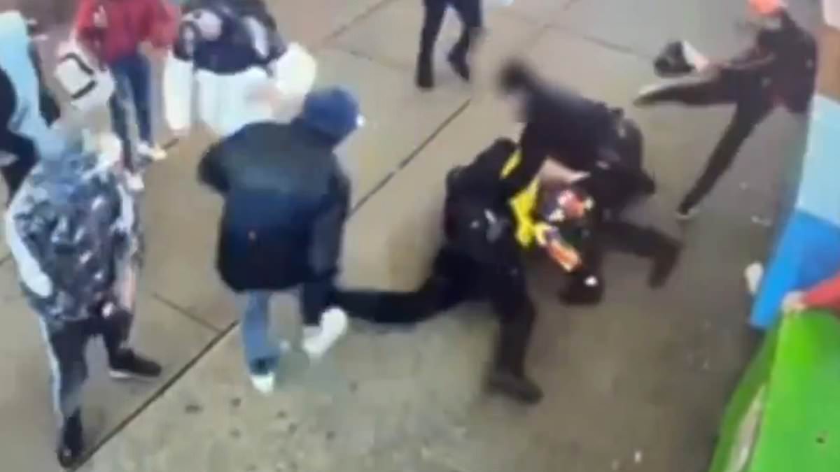 "Migrant Defendants Plead Not Guilty in Times Square NYPD Assault Case"
