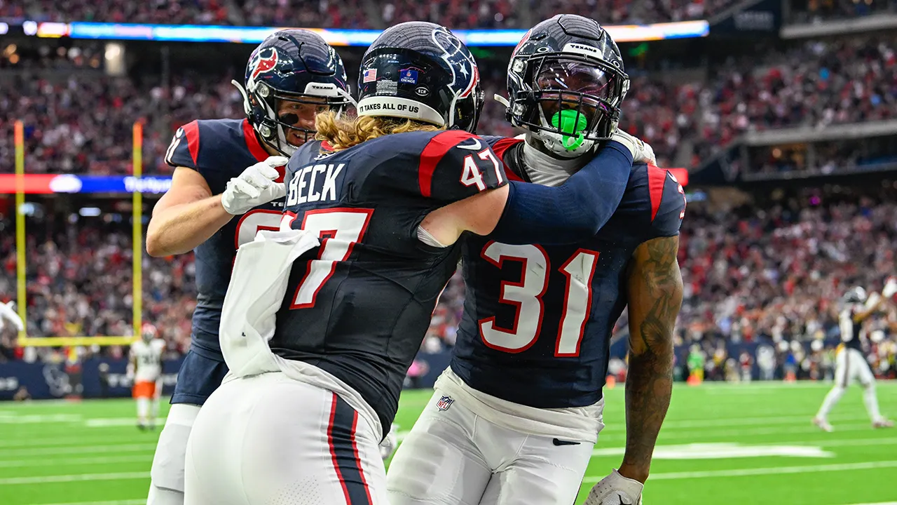 "NFL Considers Adopting XFL Kickoff Model for 2024 Season"