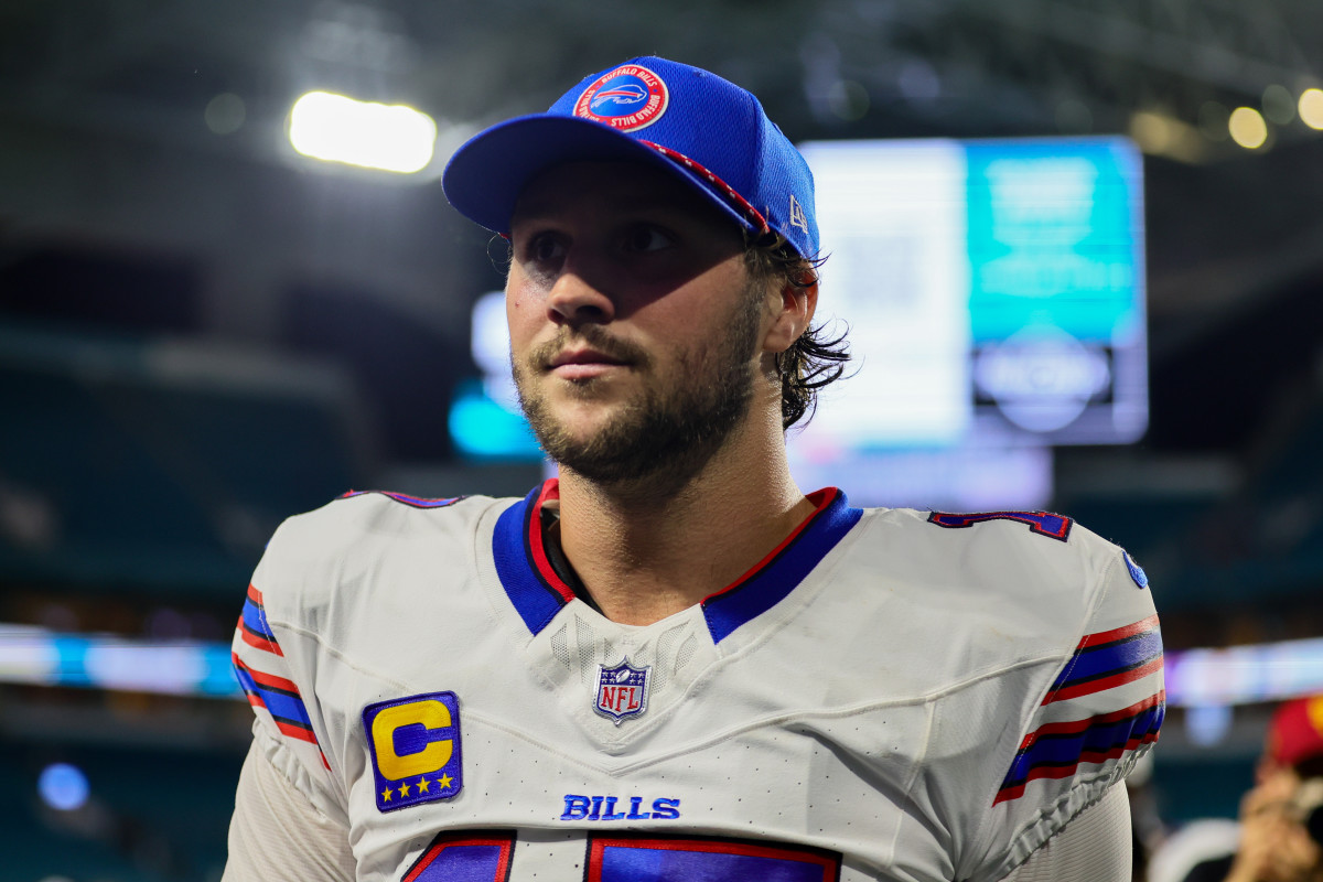 Josh Allen and Hailee Steinfeld's Engagement Sparks Celebrity Proposal Buzz