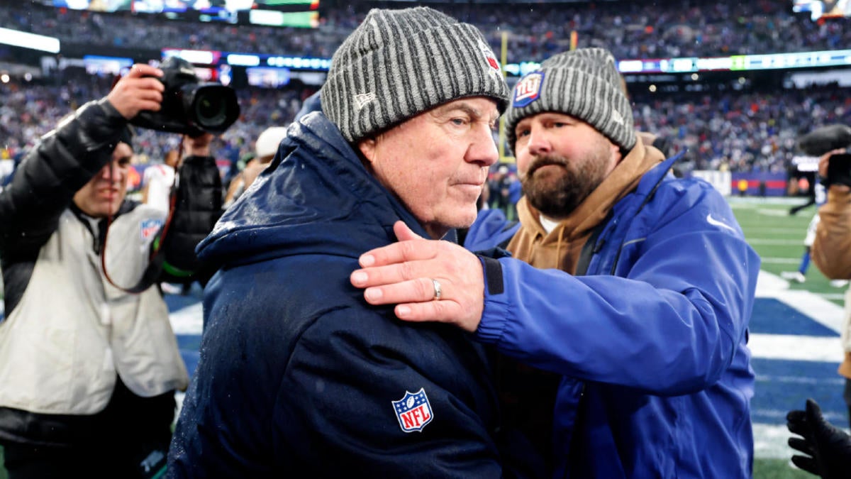 "Patriots' Embarrassing Loss to Giants Highlights Ongoing Quarterback Struggles"